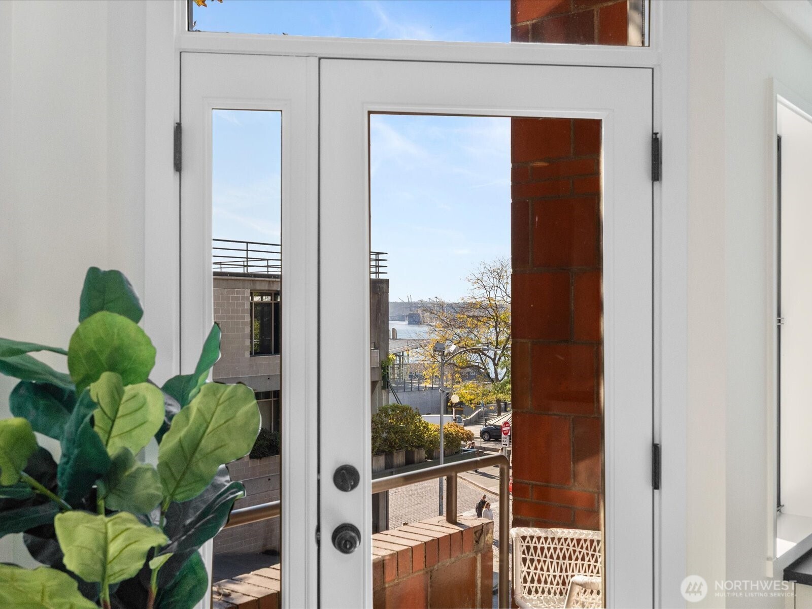 88 Virginia Street, Unit 3 Seattle, WA 98121 - Photo 5 of 40 a view of entryway