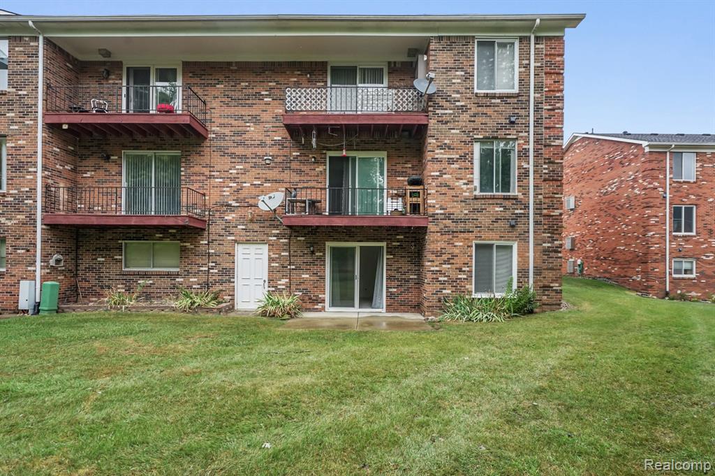 515 West Highland Road, Unit 1 Howell, MI 48843 - Photo 17 of 18