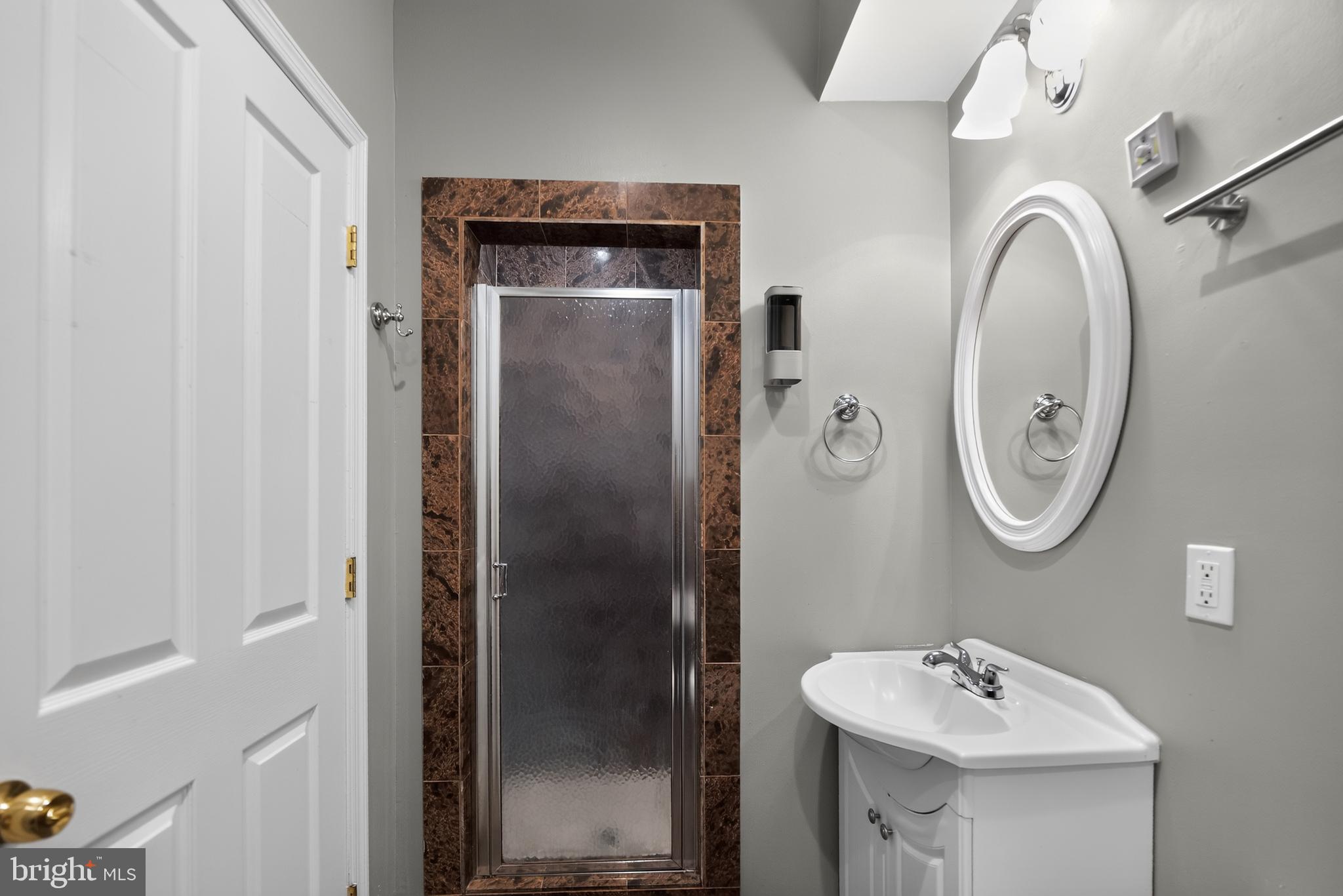 1258 Carroll Street Baltimore, MD 21230 - Photo 24 of 32 Full Bathroom