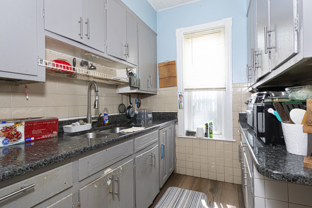 2 Kosta Street Worcester, MA 01607 - Photo 9 of 20