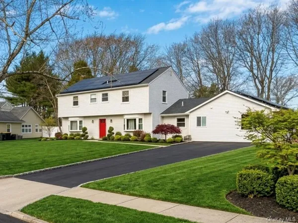$950,000 | 11 Manor Lane, Stony Brook, NY 11790