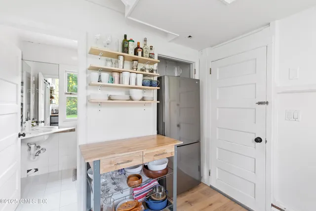 $10,350,000 | 111 Byram Shore Road, Greenwich, CT 06830