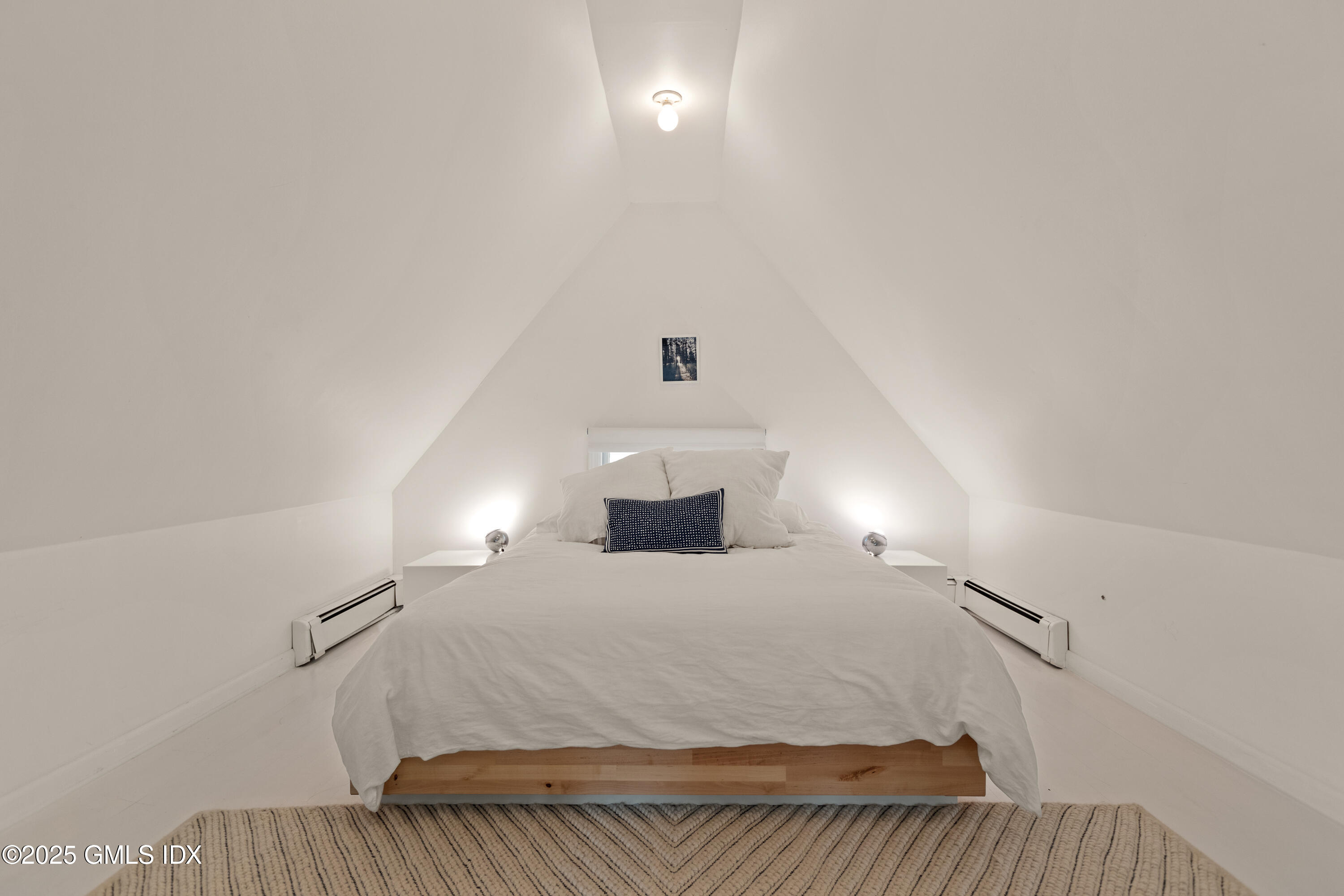 111 Byram Shore Road Greenwich, CT 06830 - Photo 21 of 23 COTTAGE LOFT