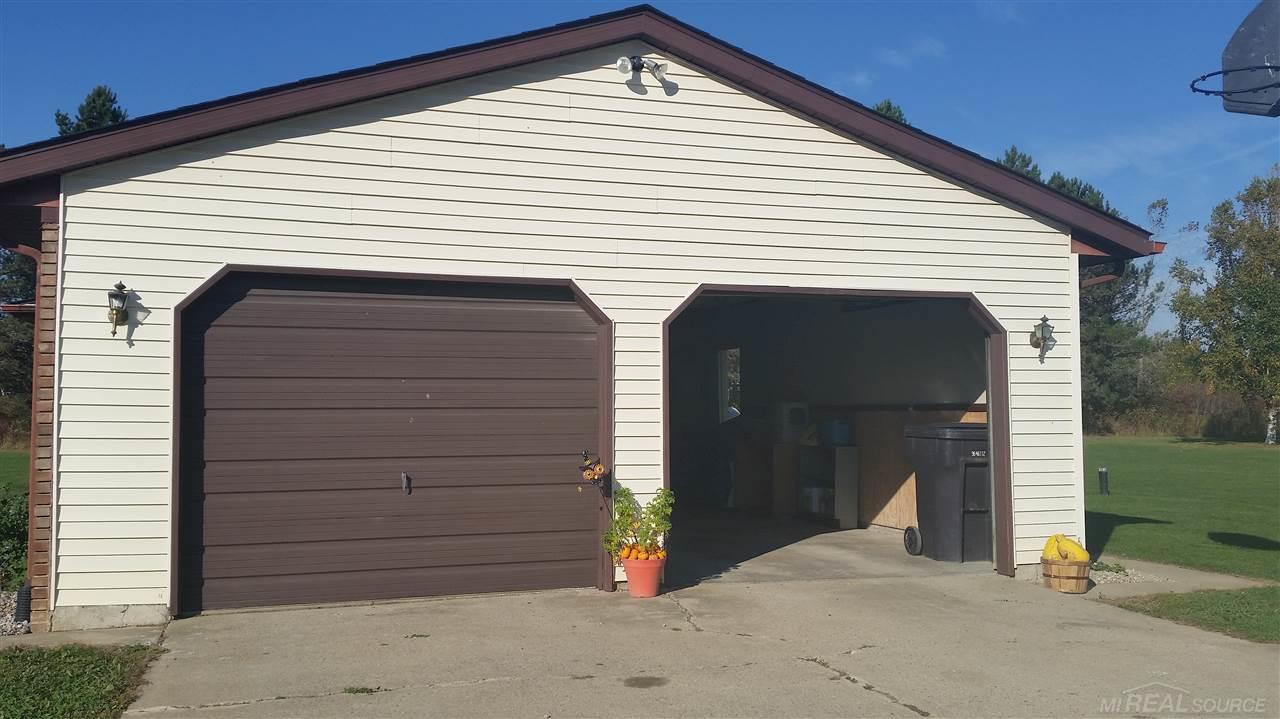 14888 Sullivan Road Capac, MI 48014 - Photo 36 of 50 31266994-35.JPG