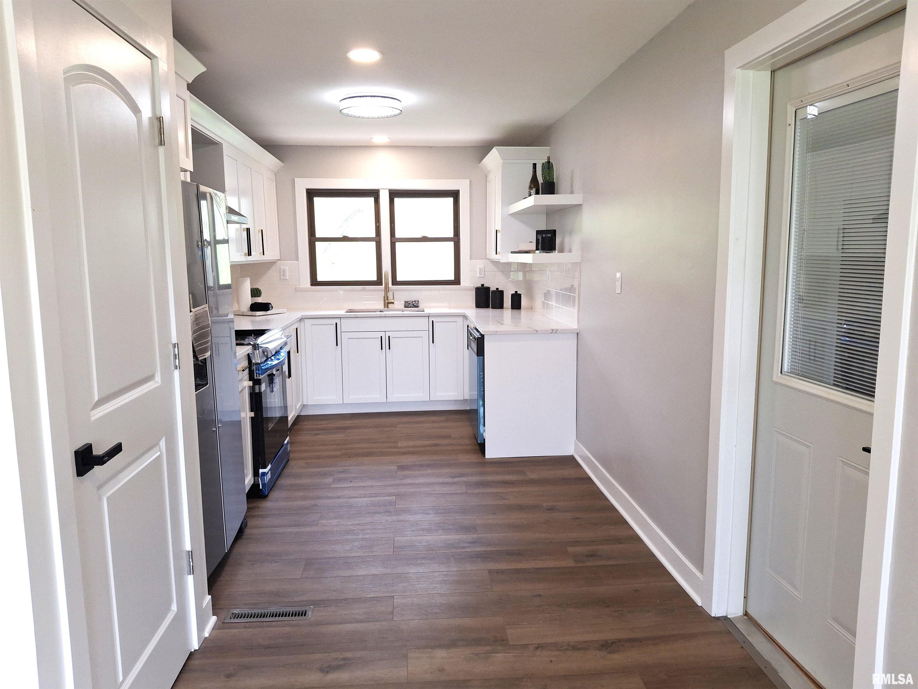 300 4th Street St. David, IL 61563 - Photo 11 of 46