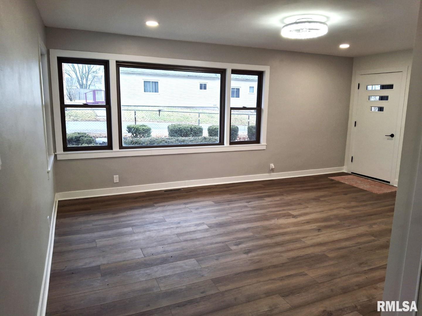 300 4th Street St. David, IL 61563 - Photo 12 of 46