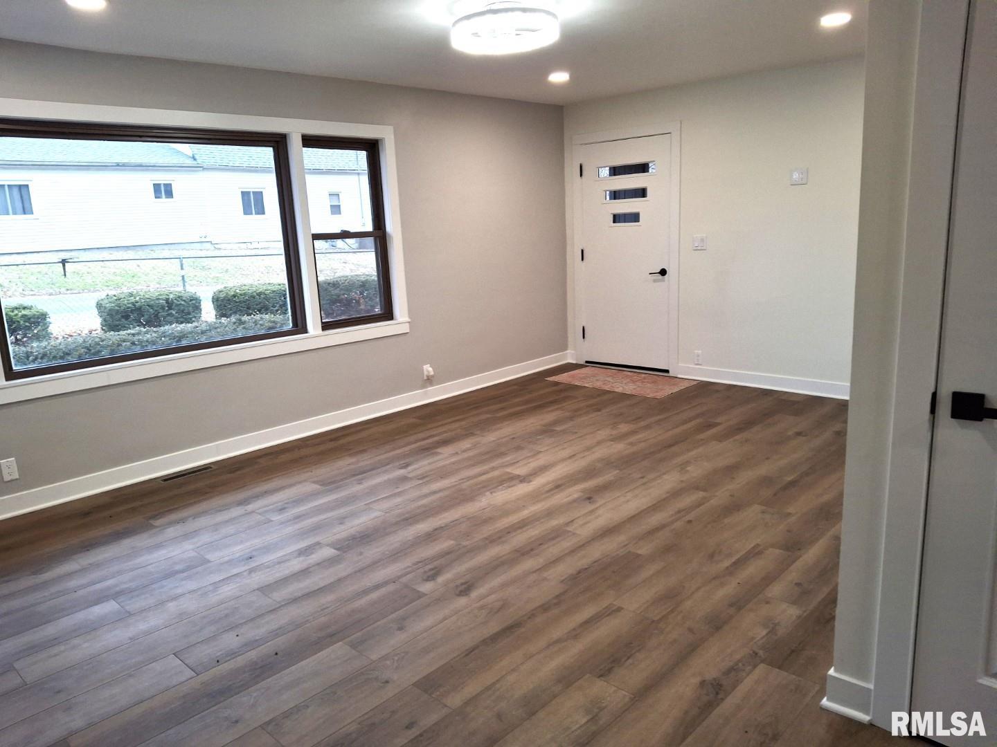 300 4th Street St. David, IL 61563 - Photo 13 of 46