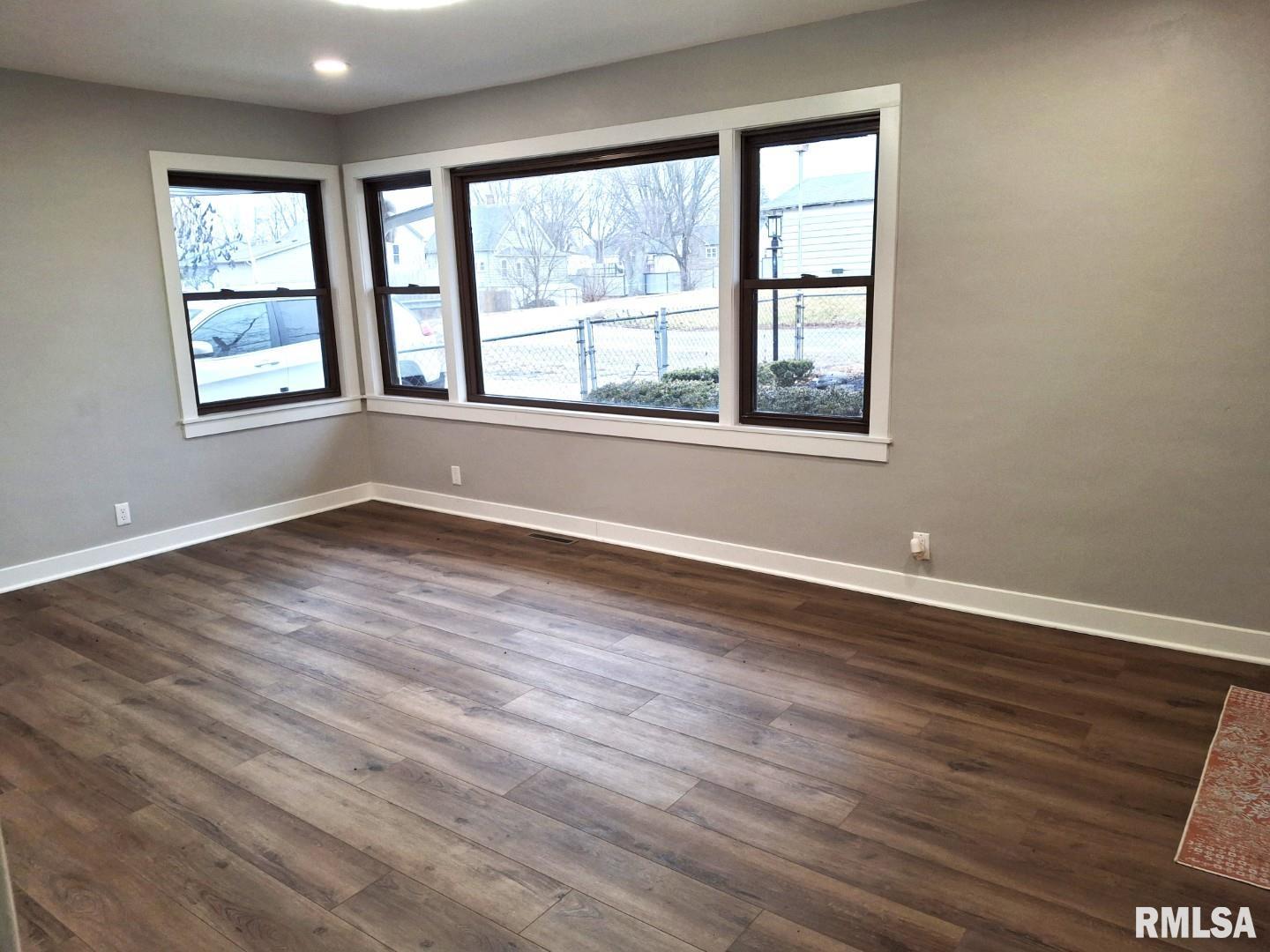 300 4th Street St. David, IL 61563 - Photo 15 of 46