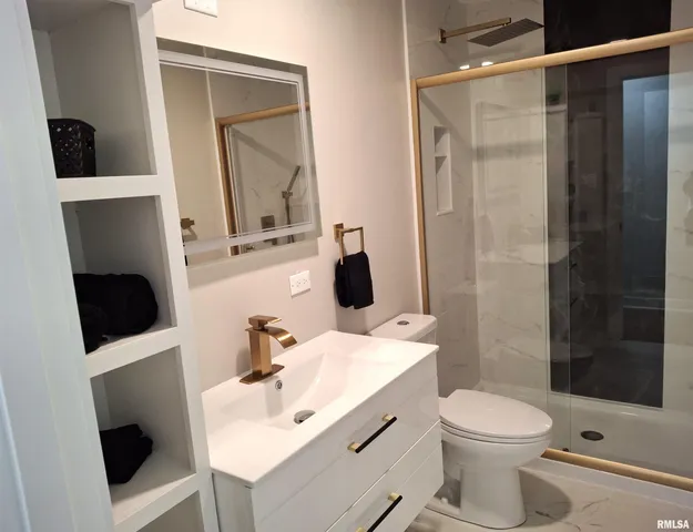 $130,000 | 300 4th Street, St. David, IL 61563