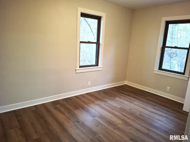 $130,000 | 300 4th Street, St. David, IL 61563