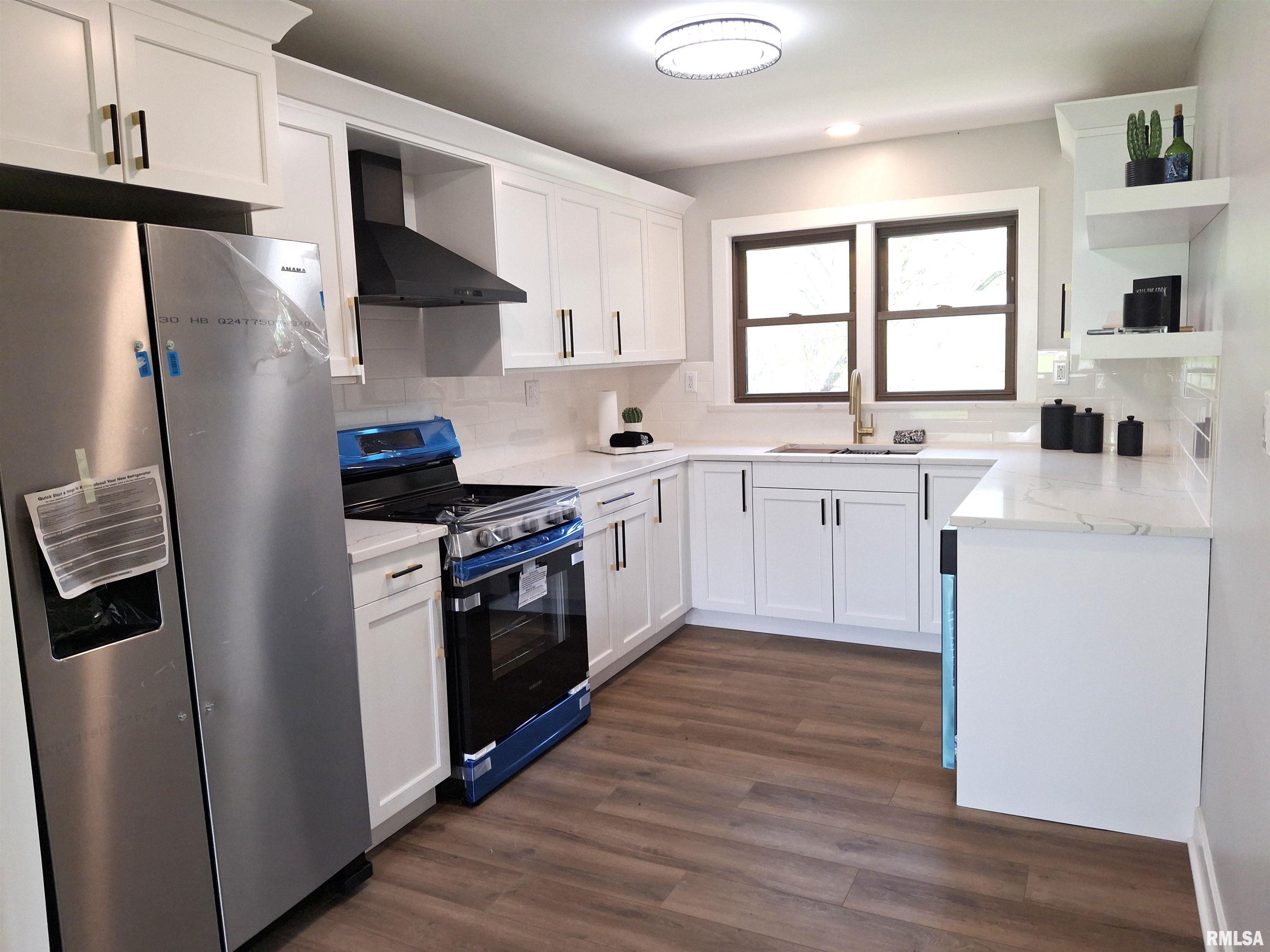 300 4th Street St. David, IL 61563 - Photo 6 of 46