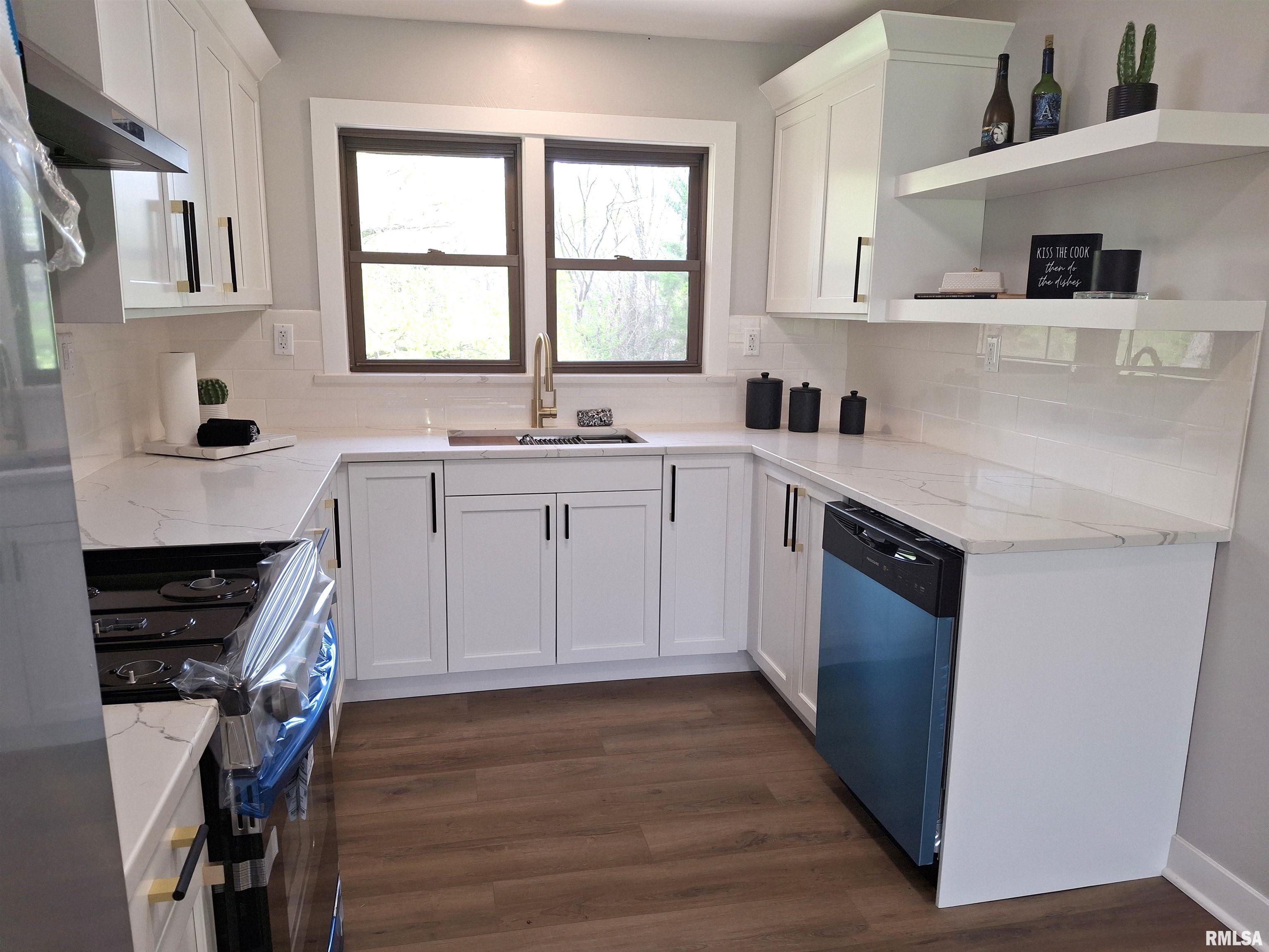 300 4th Street St. David, IL 61563 - Photo 7 of 46