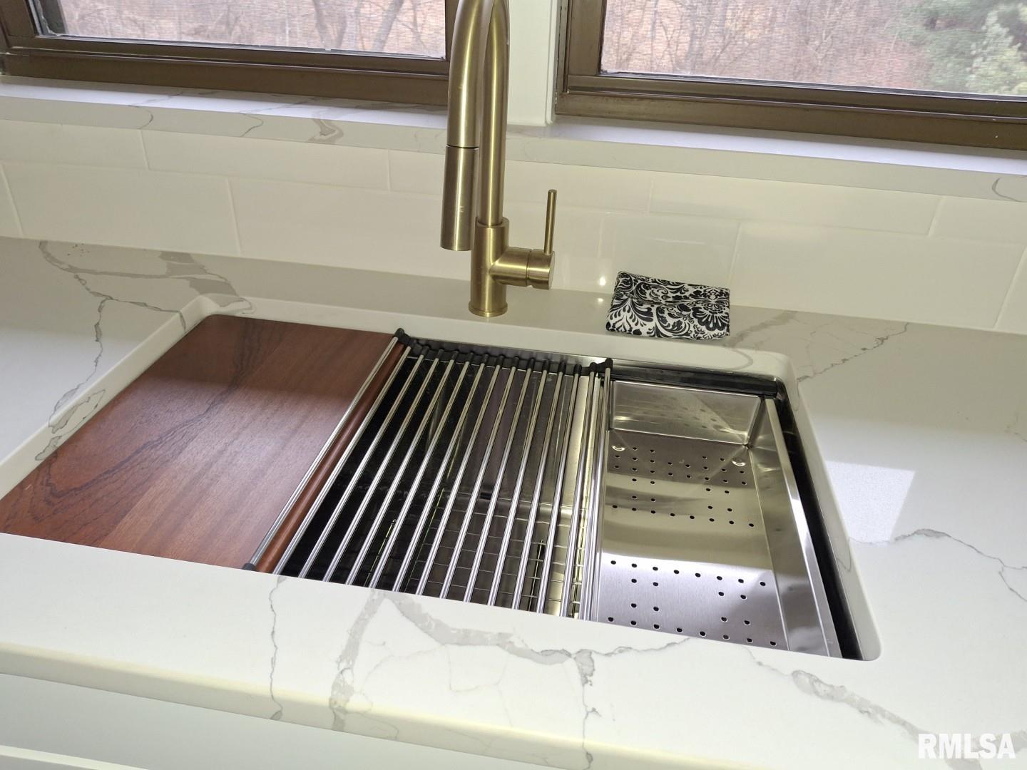 300 4th Street St. David, IL 61563 - Photo 8 of 46