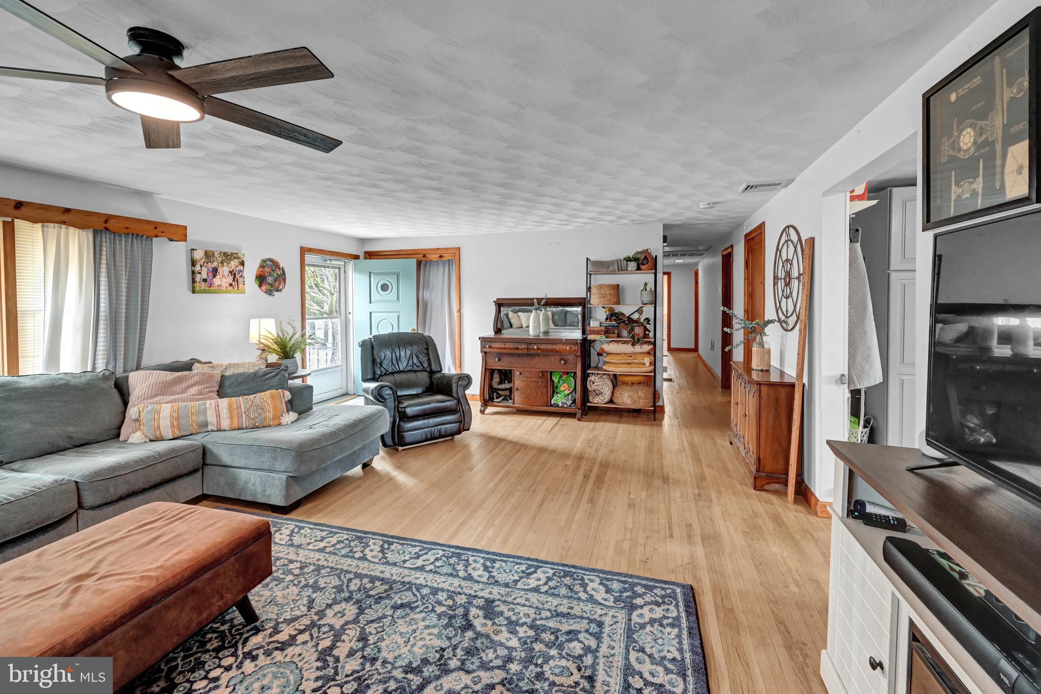 820 Butter Road Dover, PA 17315 - Photo 4 of 37 Gallery Image 4