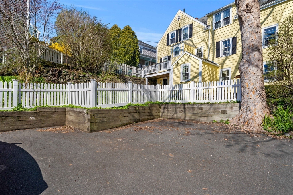 40 R Prospect Street, Unit 3 Marblehead, MA 01945 - Photo 27 of 34