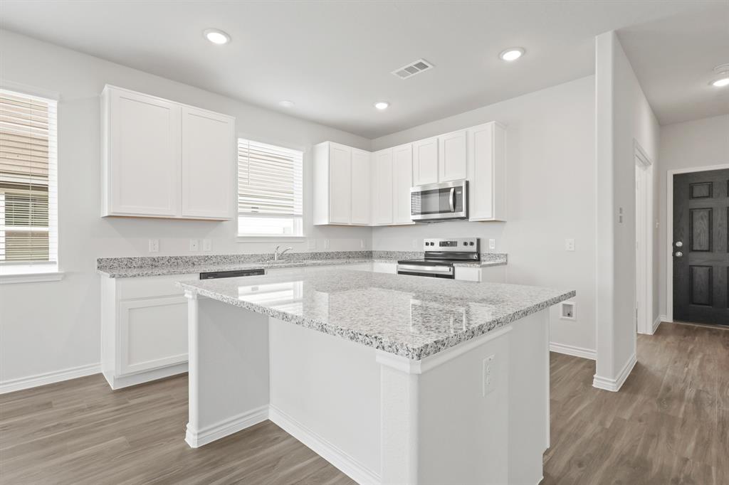 10021 Freighter Trail Fort Worth, TX 76131 - Photo 2 of 23