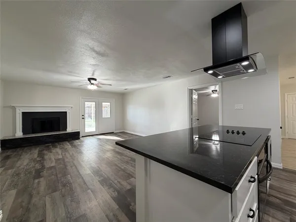 $2,095 | 420 Opal Street, Saginaw, TX 76179