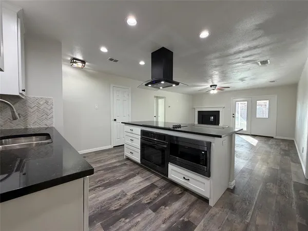 $2,095 | 420 Opal Street, Saginaw, TX 76179