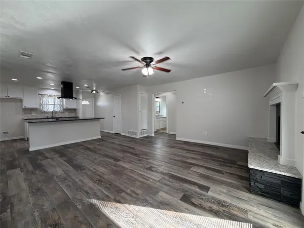 $2,095 | 420 Opal Street, Saginaw, TX 76179