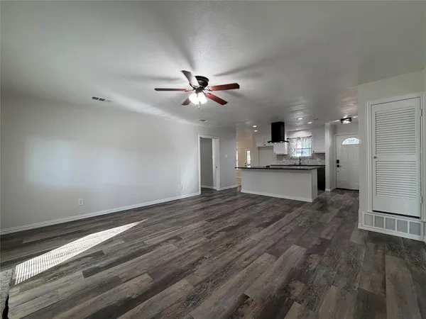 $2,095 | 420 Opal Street, Saginaw, TX 76179