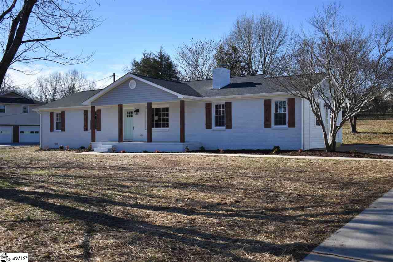 213 Nottingham Way Easley, SC 29640 - Photo 1 of 36