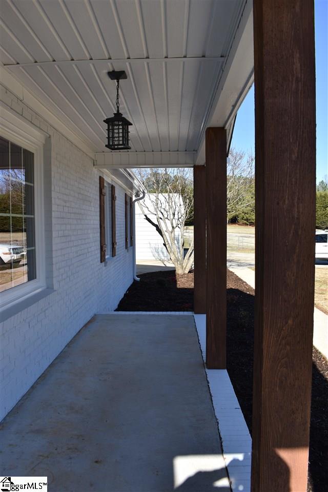 213 Nottingham Way Easley, SC 29640 - Photo 2 of 36