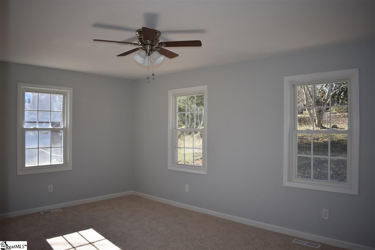 213 Nottingham Way Easley, SC 29640 - Photo 14 of 36