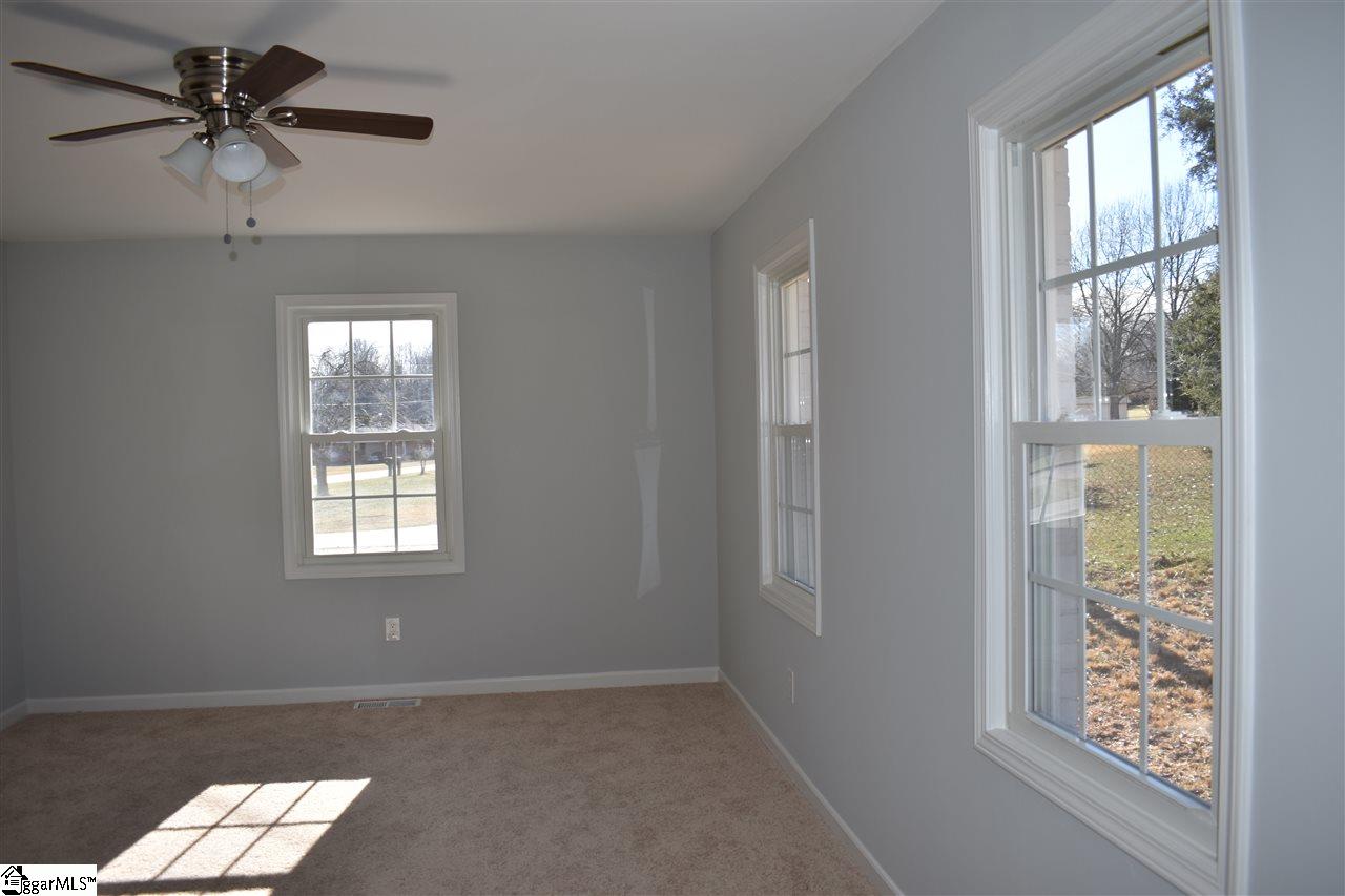 213 Nottingham Way Easley, SC 29640 - Photo 15 of 36