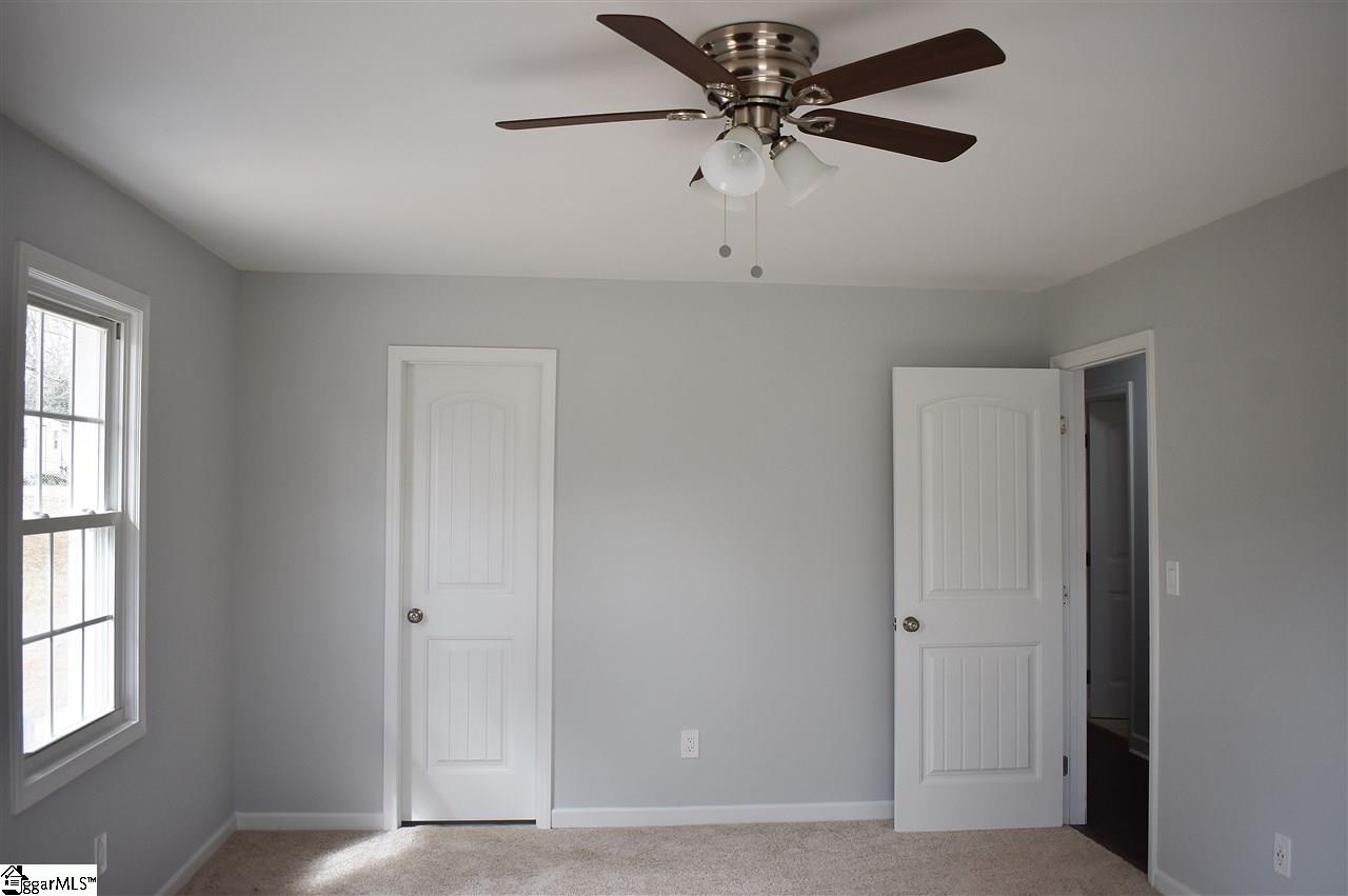 213 Nottingham Way Easley, SC 29640 - Photo 16 of 36
