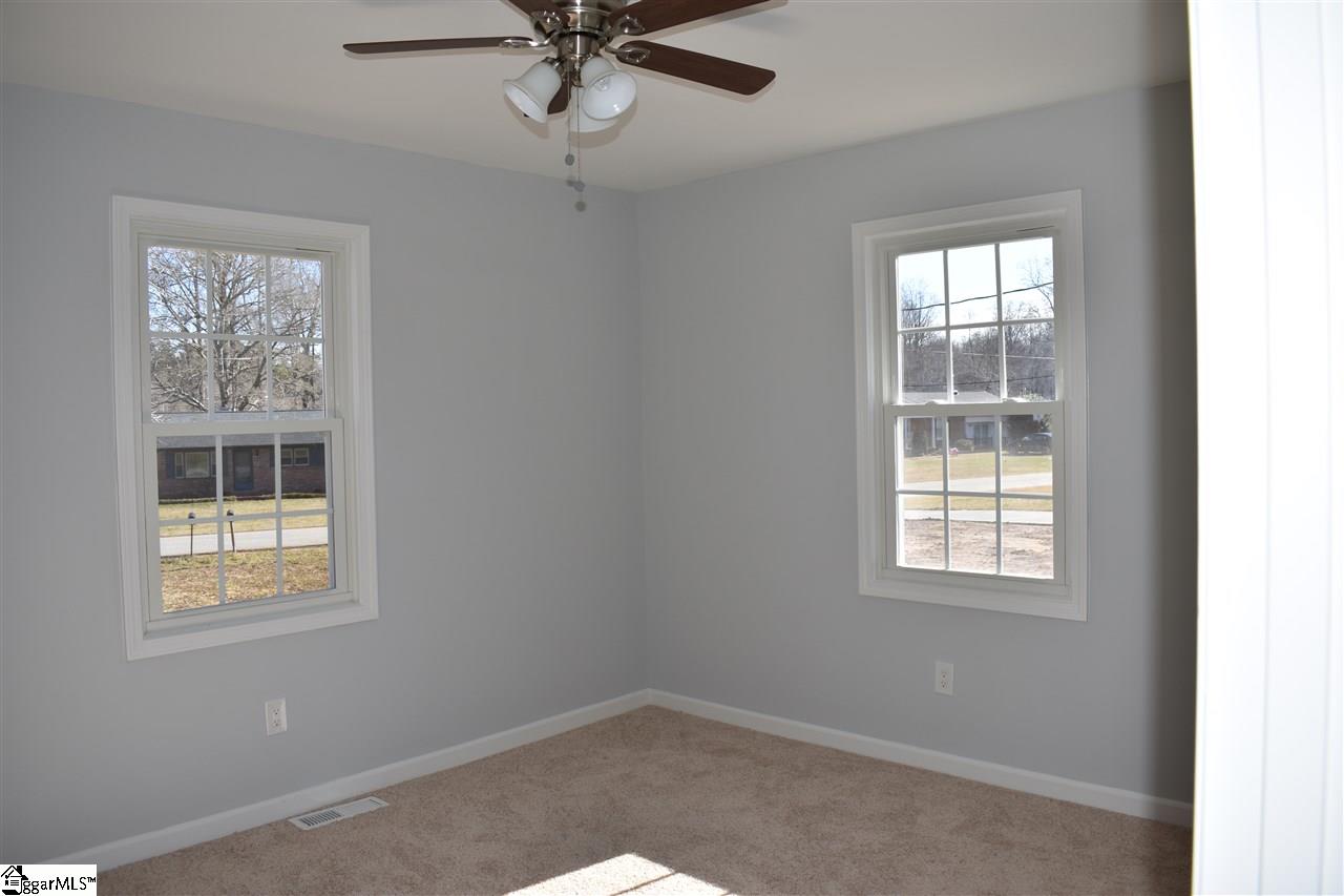 213 Nottingham Way Easley, SC 29640 - Photo 20 of 36