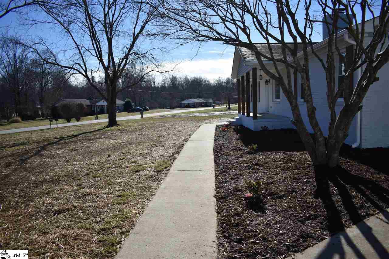 213 Nottingham Way Easley, SC 29640 - Photo 30 of 36