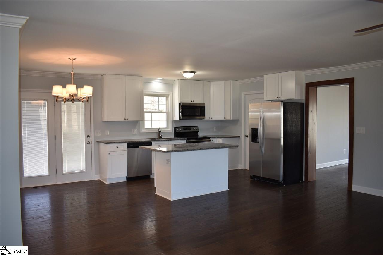 213 Nottingham Way Easley, SC 29640 - Photo 6 of 36