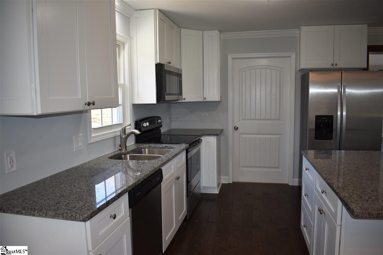 213 Nottingham Way Easley, SC 29640 - Photo 8 of 36