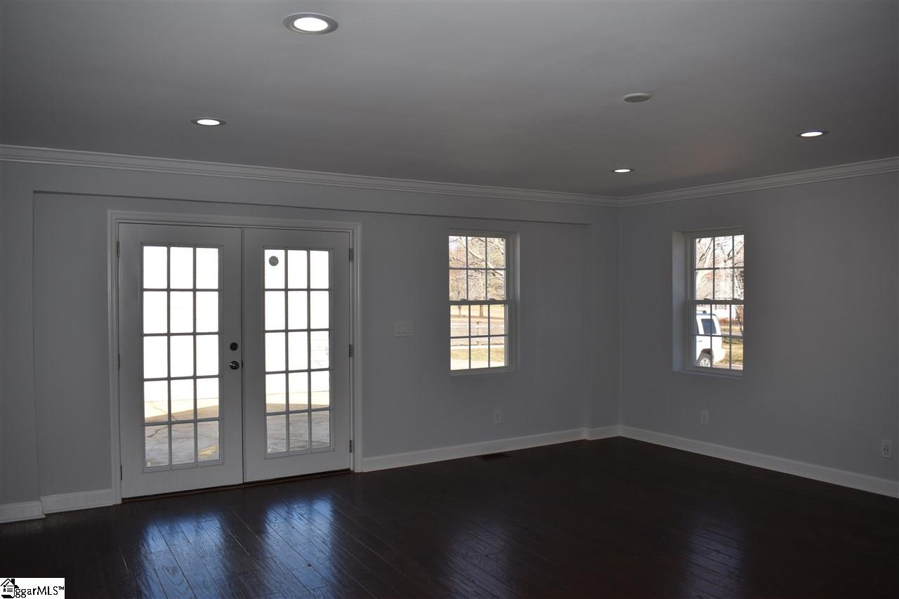 213 Nottingham Way Easley, SC 29640 - Photo 10 of 36