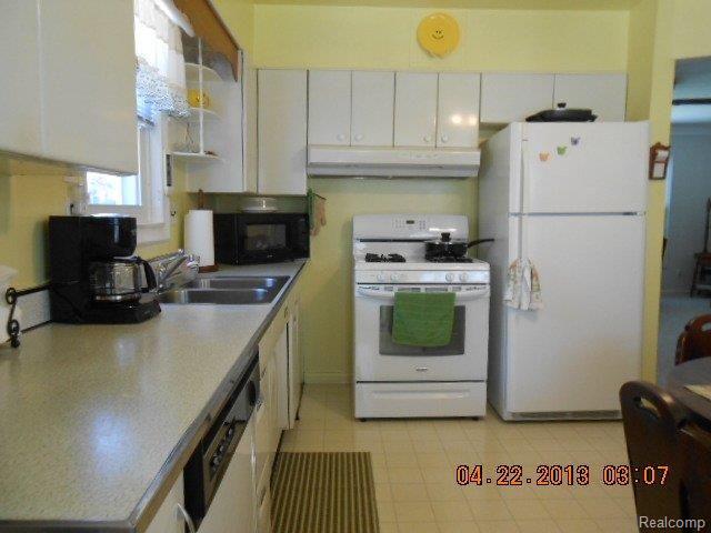 387 Winry Drive Rochester, MI 48307 - Photo 2 of 20 Kitchen