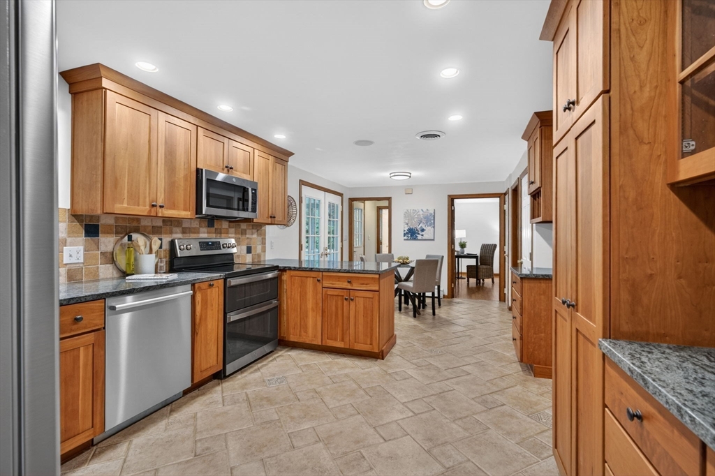 2 Ridge Hill Way Andover, MA 01810 - Photo 18 of 42