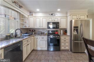 713 Ripley Street Philadelphia, PA 19111 - Photo 10 of 25 nicely updated kitchen