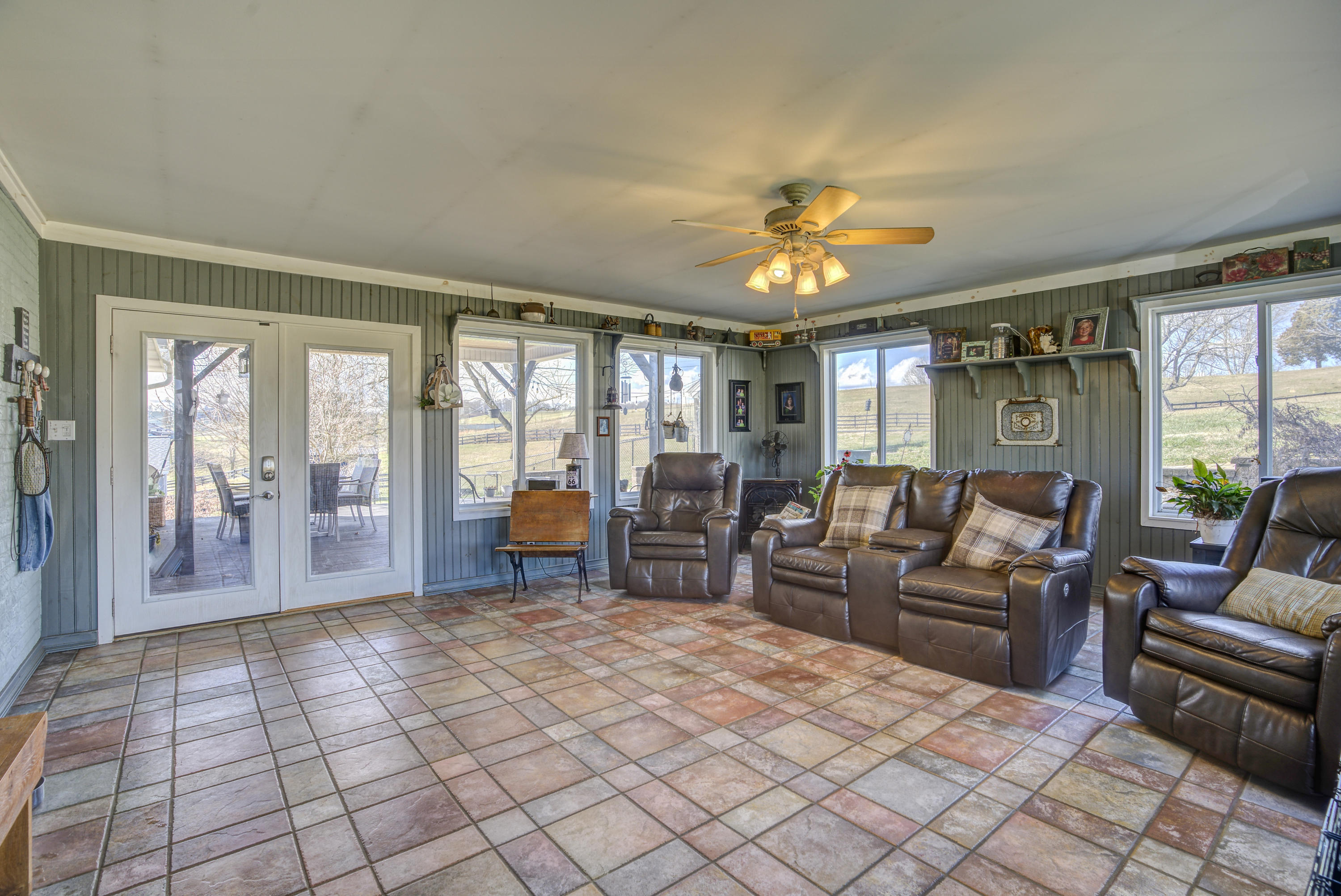 3220 Knob Creek Road Gray, TN 37615 - Photo 17 of 64 Sunroom1