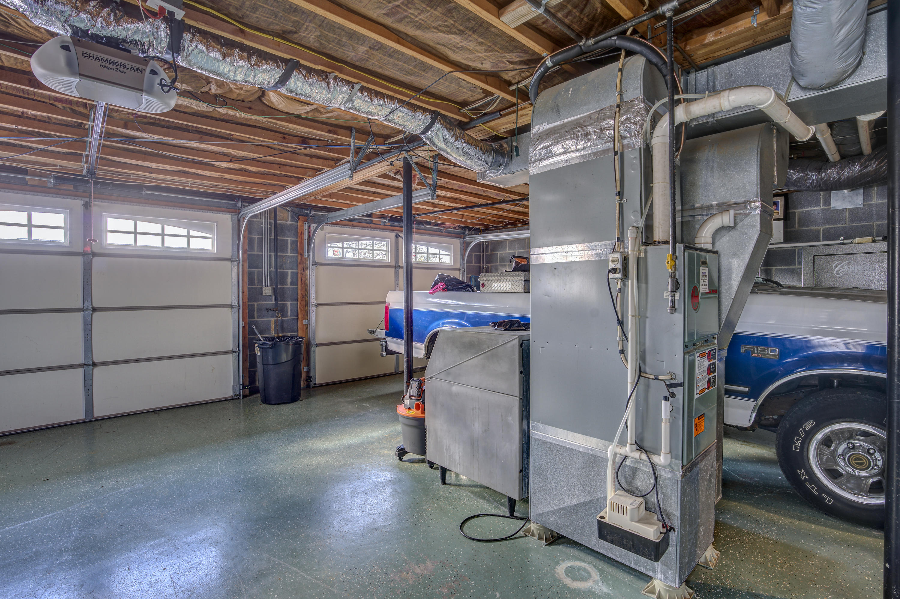 3220 Knob Creek Road Gray, TN 37615 - Photo 44 of 64 Garage