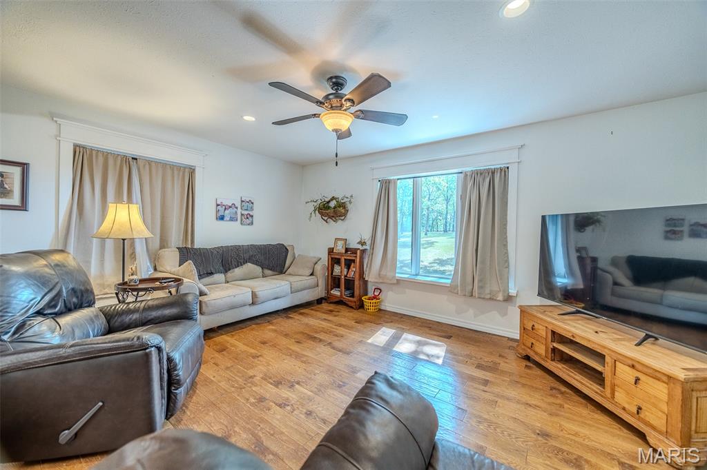 14675 Edison Road Lebanon, MO 65536 - Photo 18 of 93