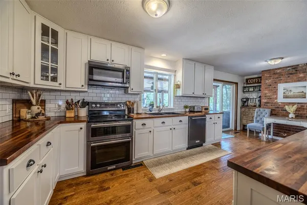 $650,000 | 14675 Edison Road, Lebanon, MO 65536