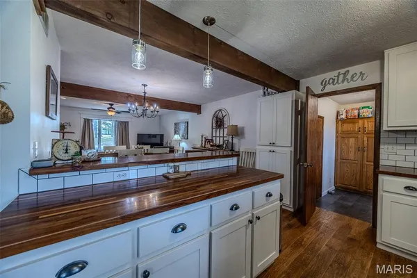 $650,000 | 14675 Edison Road, Lebanon, MO 65536