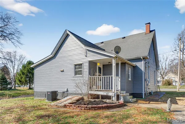 $205,000 | 124 South Herman Street, Lebanon, IL 62254