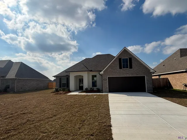 $2,100 | 23209 Kudu Trl Drive, Denham Springs, LA 70726