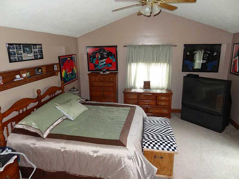 7951 Lake Road Indianapolis, IN 46217 - Photo 14 of 22 Gallery Image 14