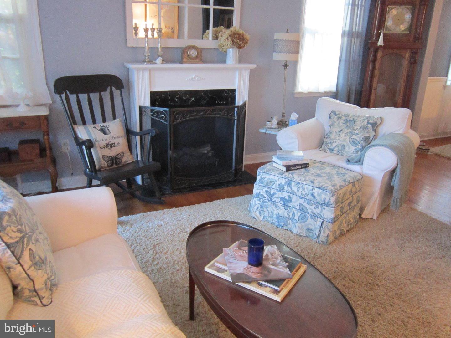 360 Valley View Road Springfield, PA 19064 - Photo 6 of 20 Living Room