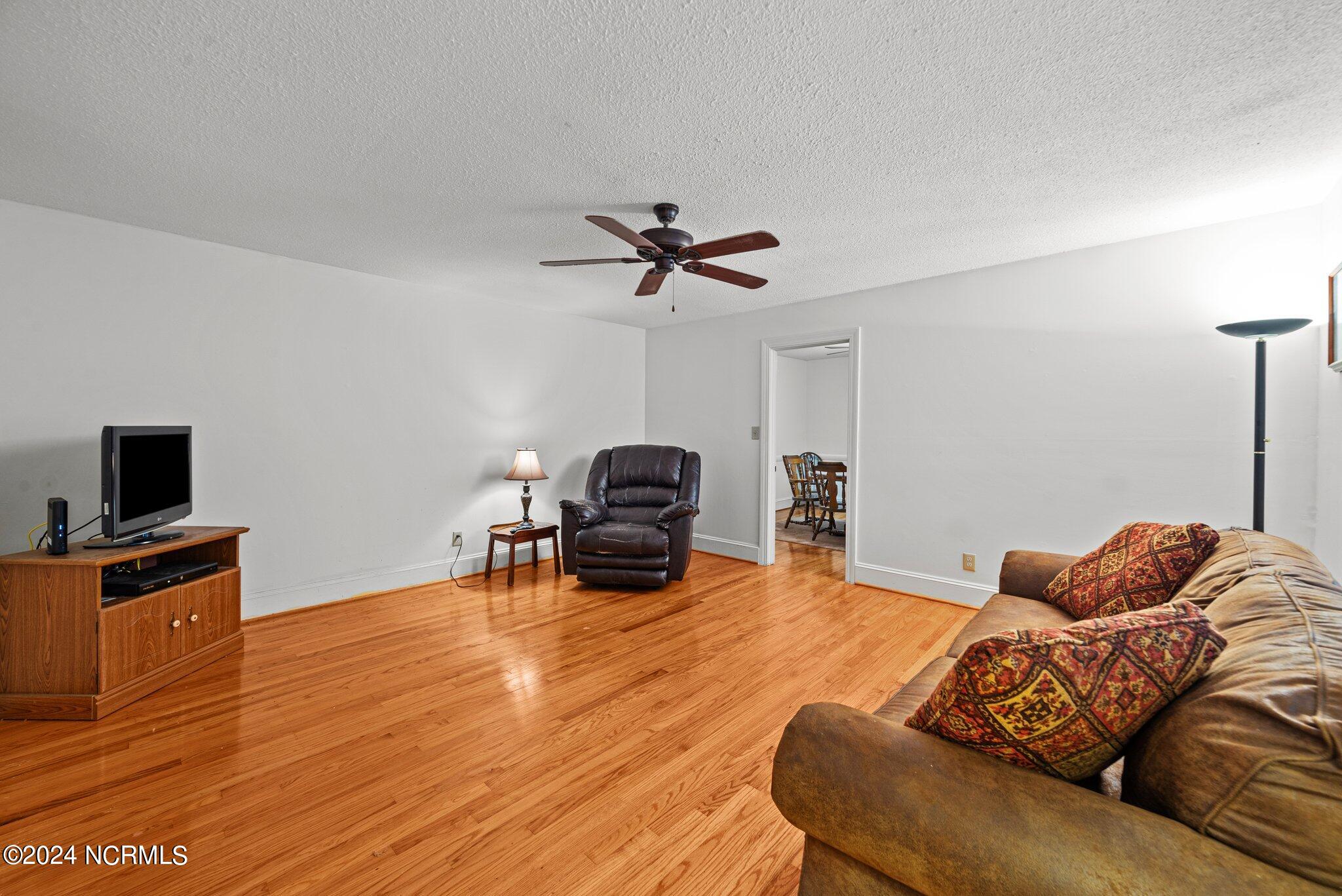 304 Prince Road Greenville, NC 27858 - Photo 14 of 26 19-web-or-mls-DSC_8227