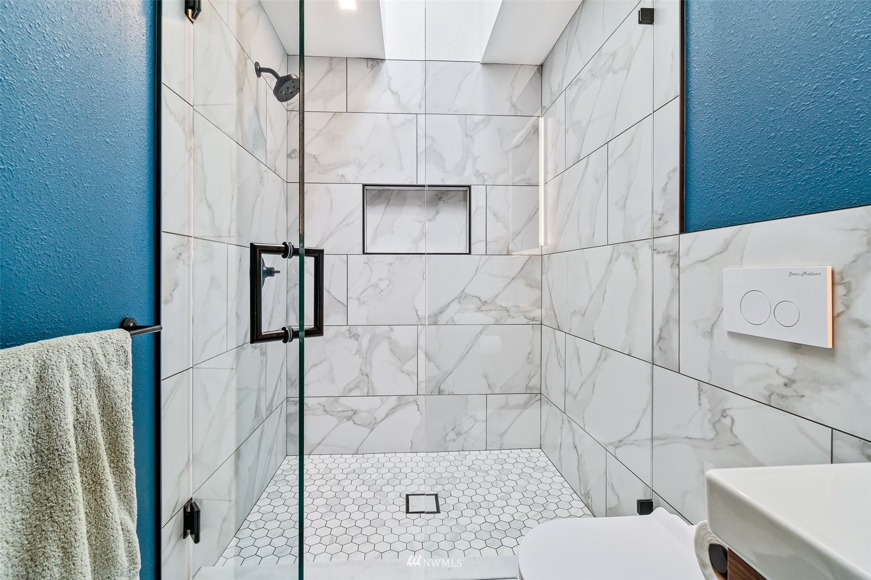 10302 Elliott Road Snohomish, WA 98296 - Photo 10 of 24 a bathroom with a toilet and a shower