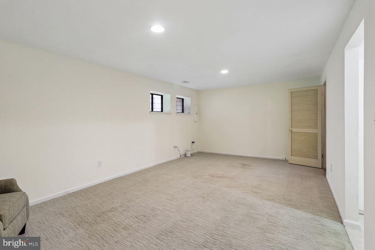 11333 Orchard Lane Reston, VA 20190 - Photo 29 of 41 Lower Level Rec