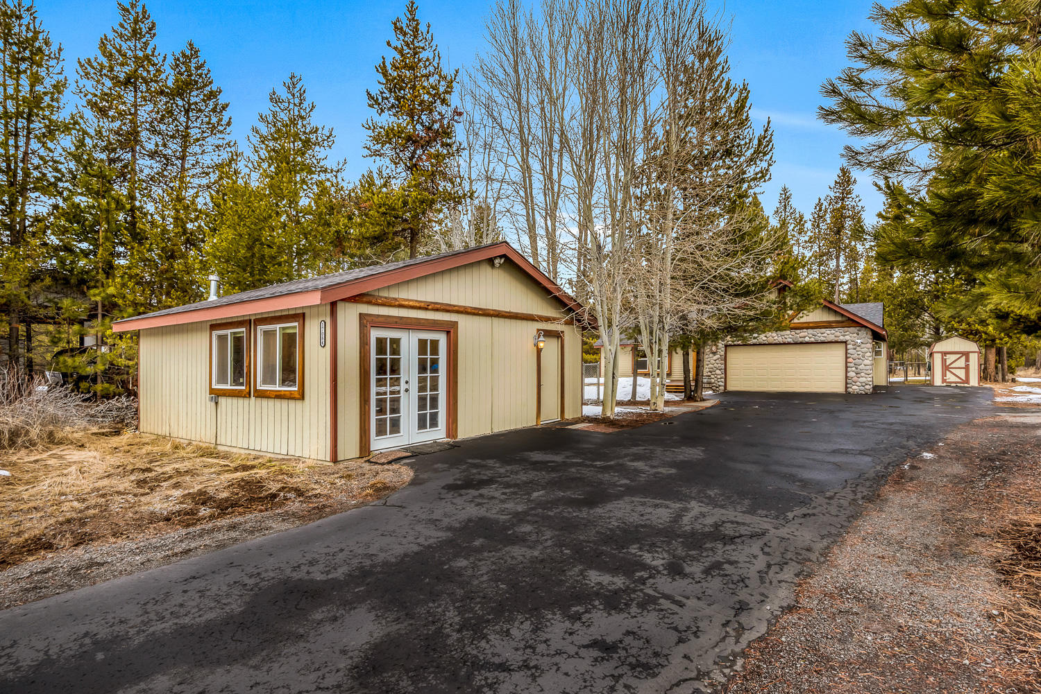 17084 Elsinore Road Bend, OR 97707 - Photo 2 of 41 OReilly_20210311_2_54322_72ppi